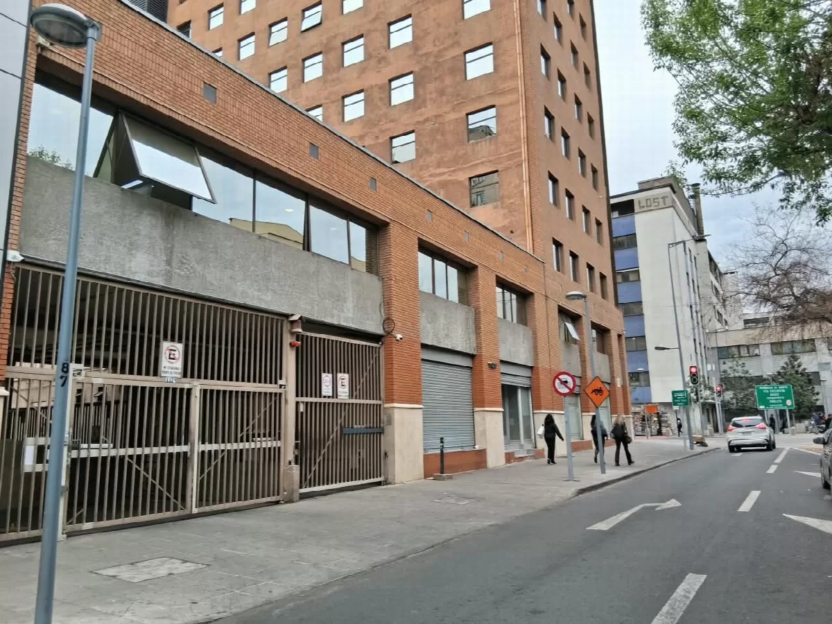 Imagen publicada por Macal: estacionamiento en Santiago